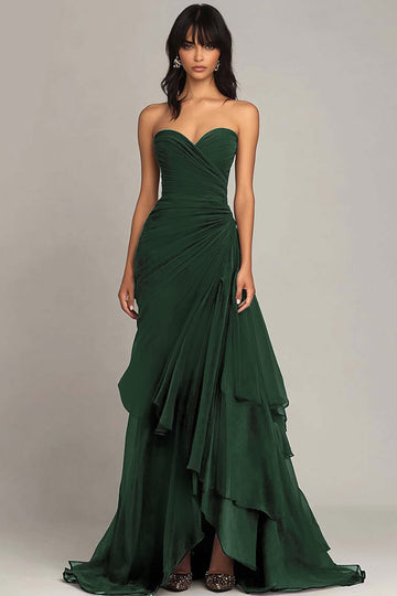 Robe noire à volants froncés